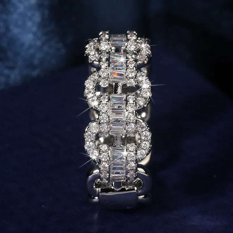 Royal Legacy VVS Ring